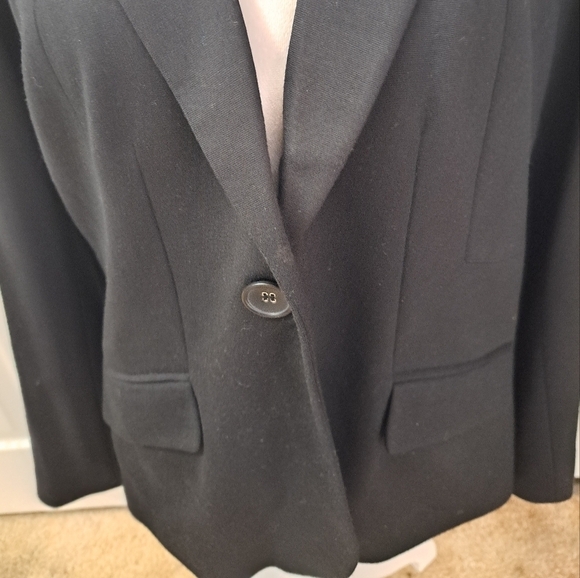 Chicos Jacket Blazer With A Notched Collar & Minimum Stretch   Size 2 - Picture 4 of 7
